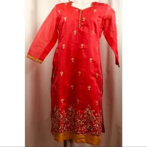 Woman's Kurta Silk Lined Pink Gold Shimmer Thread Embroidery 3/4 Sleeve